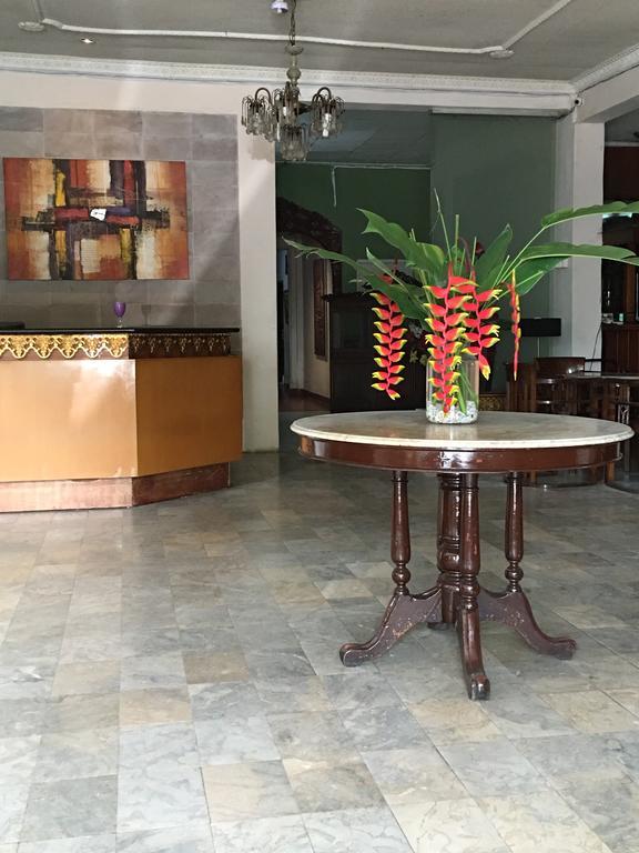 Le Paradis Hotel Палембанг Екстериор снимка